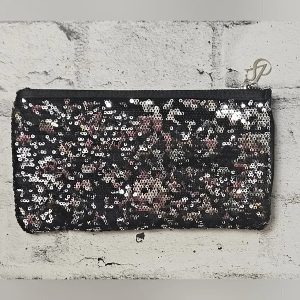 Victoria's Secret - Sparkly sassy elegance zippered black sequin clutch